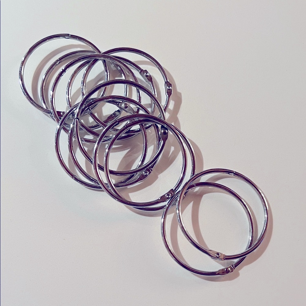 Chrome shower curtain rings. Used excellent condition.